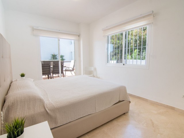 Appartement avec 3 Chambres  à Estepona