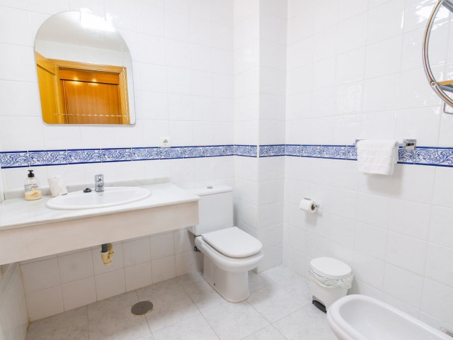 Appartement avec 3 Chambres  à Estepona