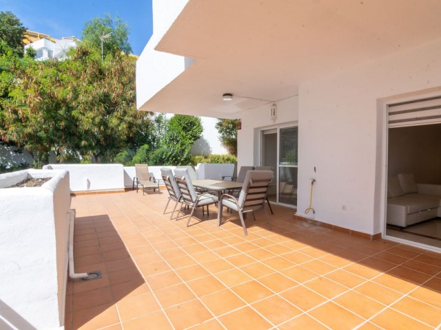 Appartement avec 3 Chambres  à Estepona
