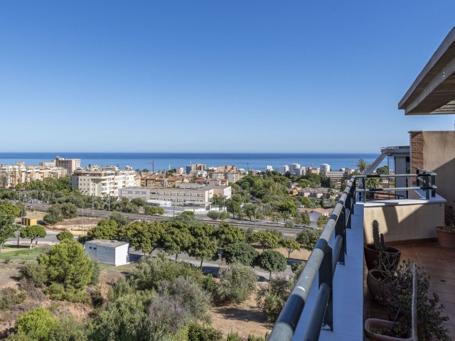 Ático con 4 Dormitorios  en Torremolinos