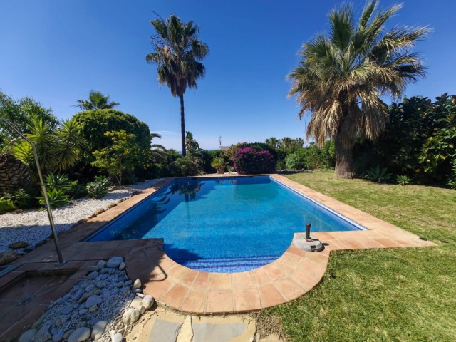 3 Bedrooms Villa in Estepona