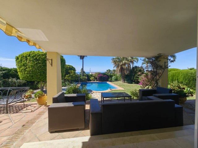 3 Bedrooms Villa in Estepona