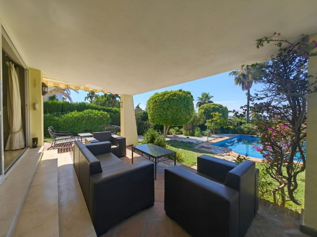 3 Bedrooms Villa in Estepona