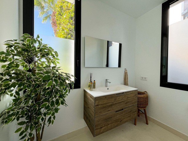 5 Bedrooms Villa in Cabopino