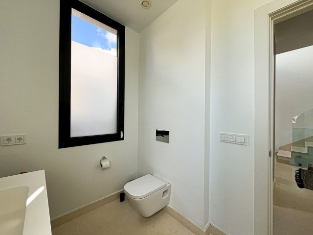 5 Bedrooms Villa in Cabopino