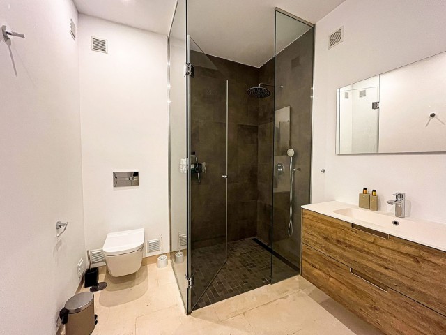 5 Bedrooms Villa in Cabopino