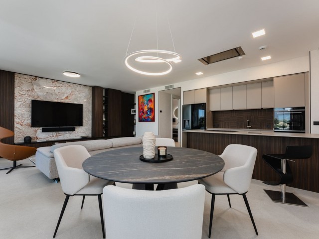 Appartement avec 3 Chambres  à Cabopino