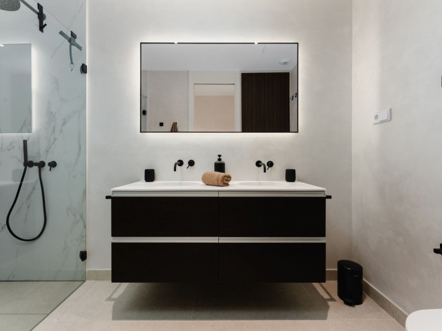 Appartement avec 3 Chambres  à Cabopino