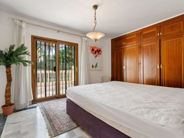 4 Bedrooms Villa in Estepona