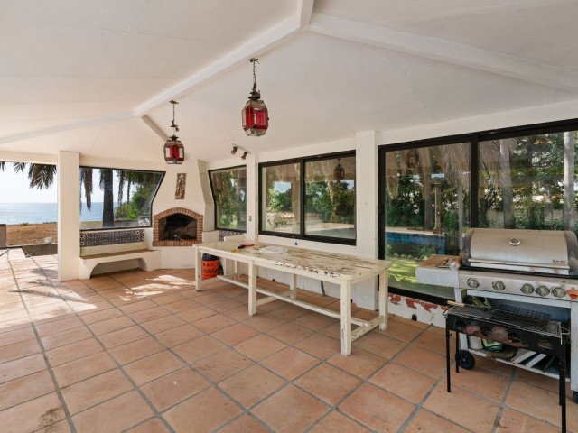 4 Bedrooms Villa in Estepona