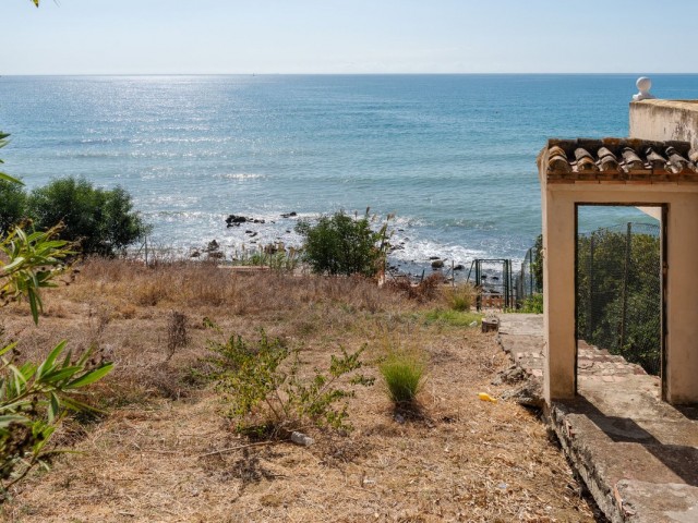 4 Bedrooms Villa in Estepona