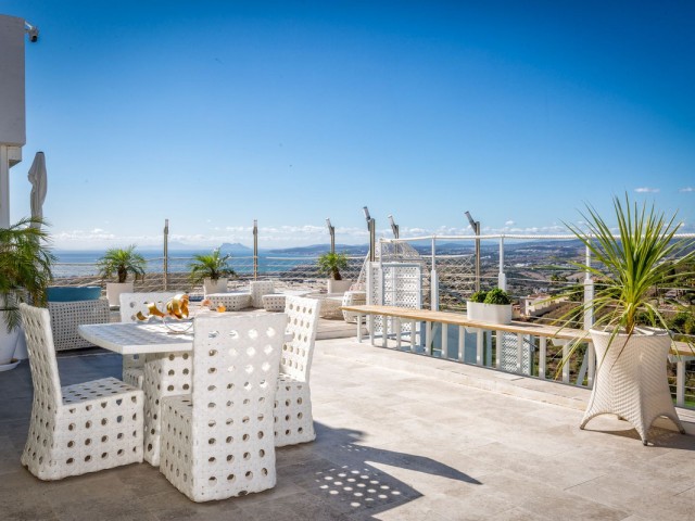 7 Bedrooms Villa in Estepona