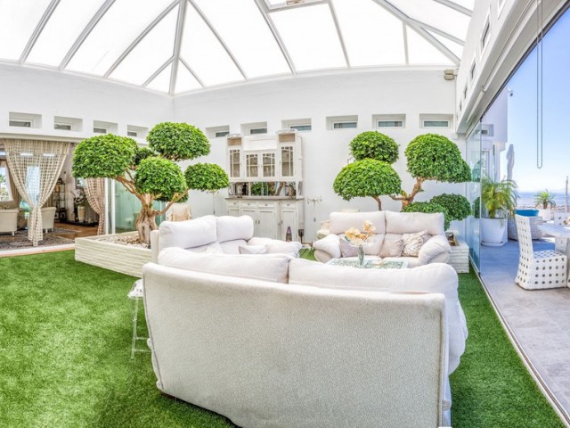 7 Bedrooms Villa in Estepona