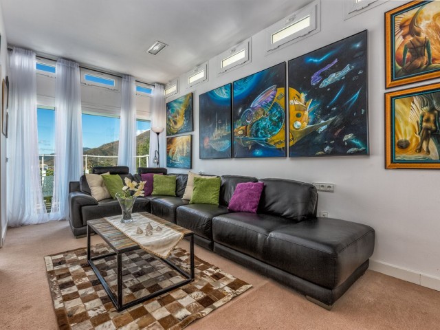 7 Bedrooms Villa in Estepona