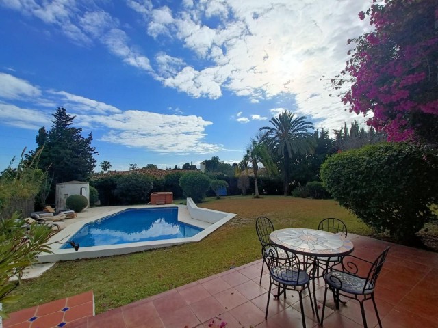 6 Bedrooms Villa in Atalaya