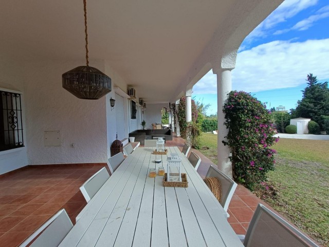 6 Bedrooms Villa in Atalaya