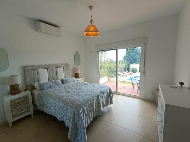6 Bedrooms Villa in Atalaya
