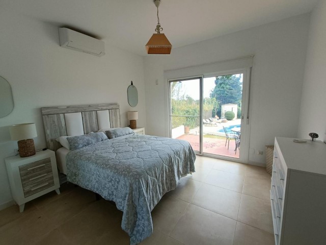 6 Bedrooms Villa in Atalaya