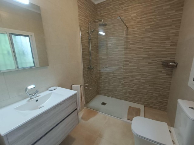 6 Bedrooms Villa in Atalaya