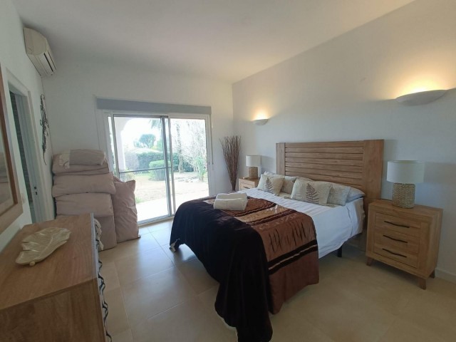6 Bedrooms Villa in Atalaya