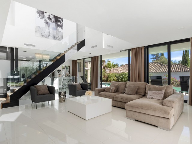 5 Slaapkamer Villa in Nueva Andalucía