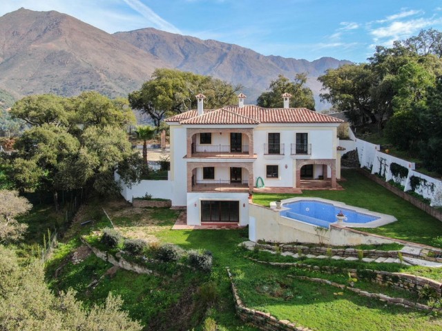 4 Schlafzimmer Villa in Casares