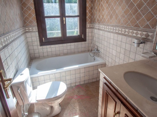 4 Schlafzimmer Villa in Casares