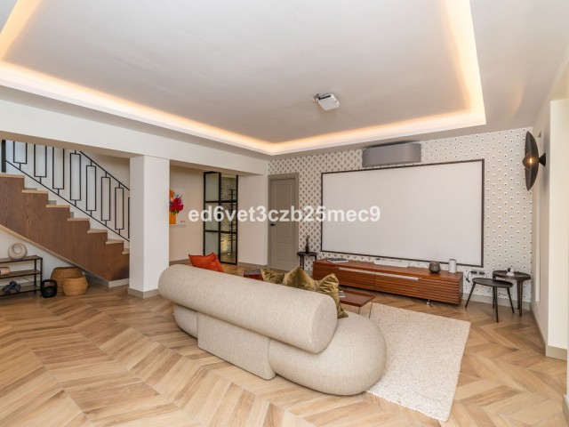 5 Slaapkamer Villa in Nueva Andalucía