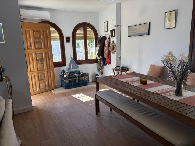 Villa con 4 Dormitorios  en La Colina