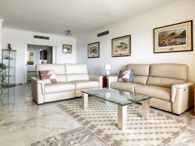 Apartamento con 3 Dormitorios  en Alhaurin Golf