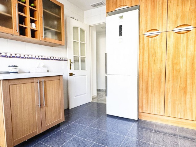 Apartamento con 3 Dormitorios  en Alhaurin Golf