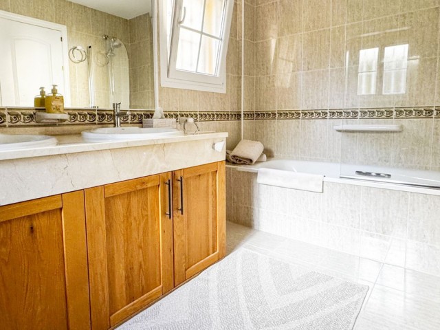 Apartamento con 3 Dormitorios  en Alhaurin Golf