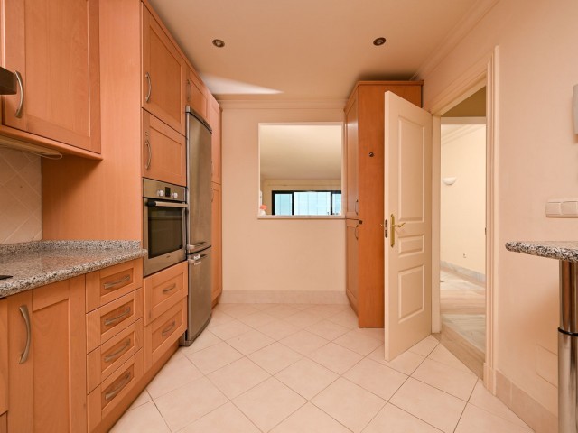 3 Bedrooms Apartment in Benahavís