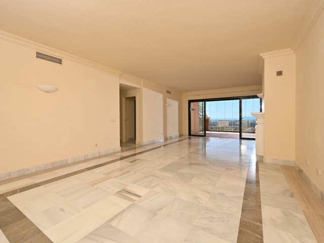 3 Bedrooms Apartment in Benahavís