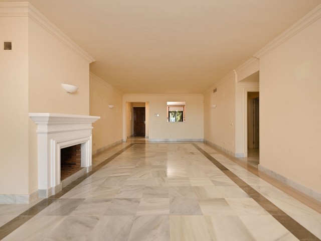 3 Bedrooms Apartment in Benahavís