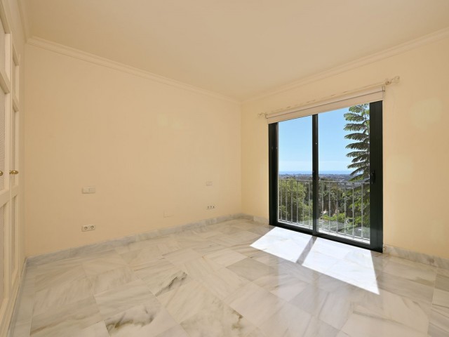 3 Bedrooms Apartment in Benahavís