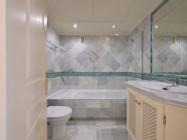 3 Bedrooms Apartment in Benahavís