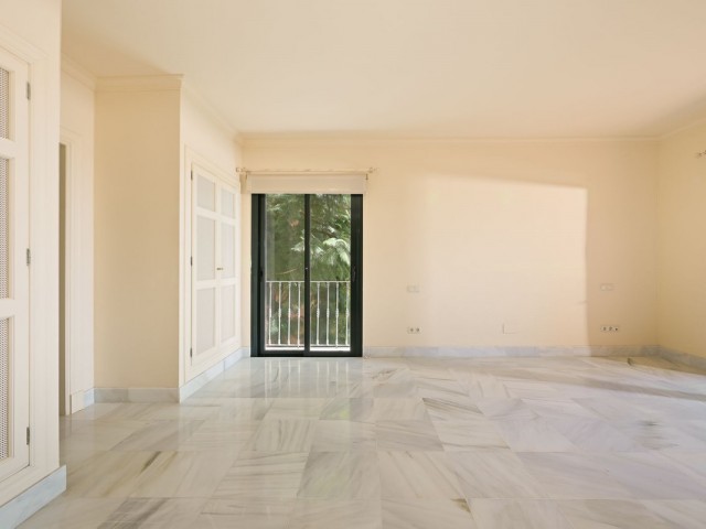 3 Bedrooms Apartment in Benahavís