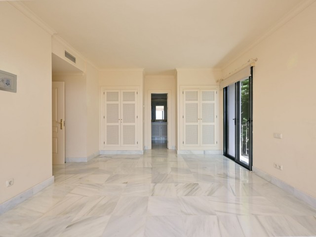 3 Bedrooms Apartment in Benahavís