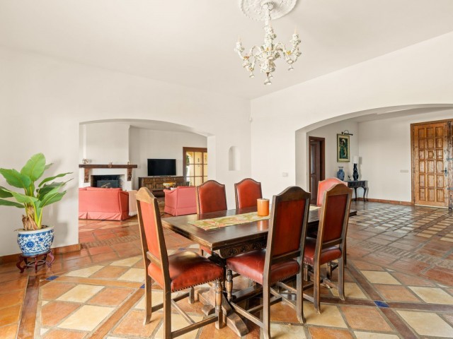 Villa avec 4 Chambres  à La Duquesa