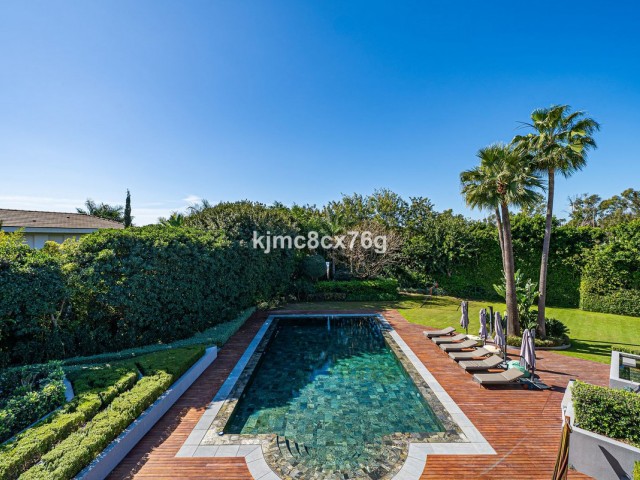 10 Slaapkamer Villa in Guadalmina Baja