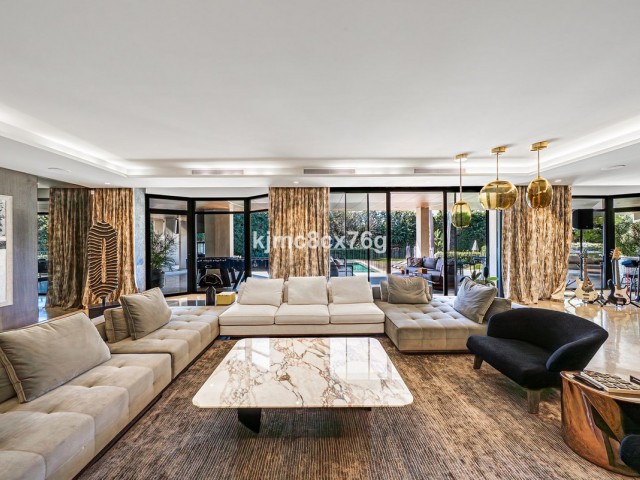 10 Slaapkamer Villa in Guadalmina Baja