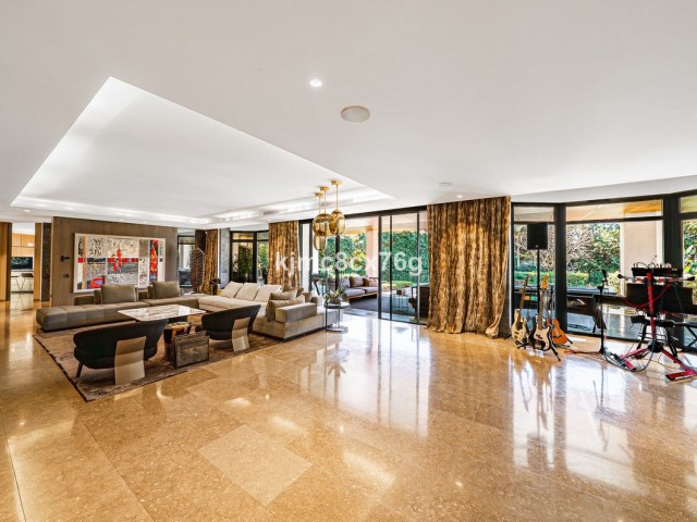 10 Slaapkamer Villa in Guadalmina Baja