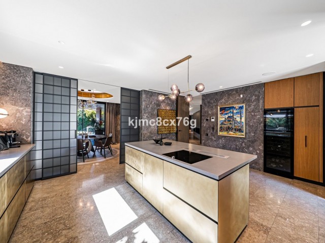 10 Slaapkamer Villa in Guadalmina Baja