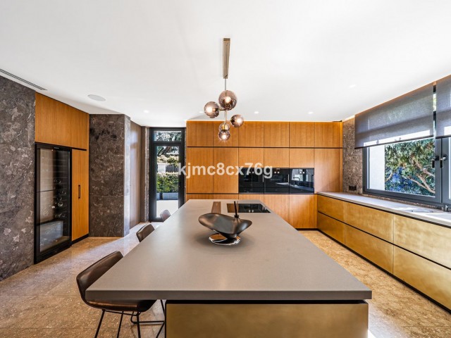 10 Slaapkamer Villa in Guadalmina Baja