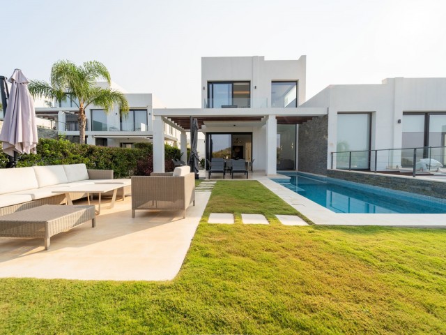 5 Sovrums Villa i Cabopino