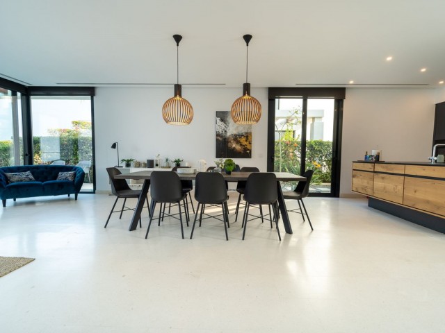 5 Bedrooms Villa in Cabopino