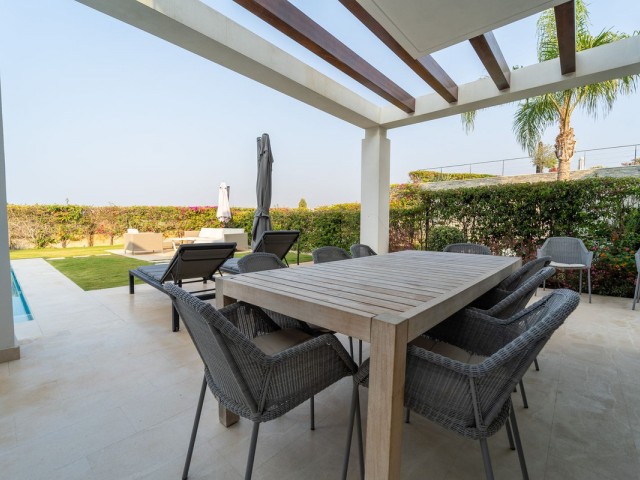 5 Soveroms Villa i Cabopino