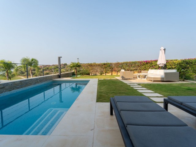 5 Soveroms Villa i Cabopino