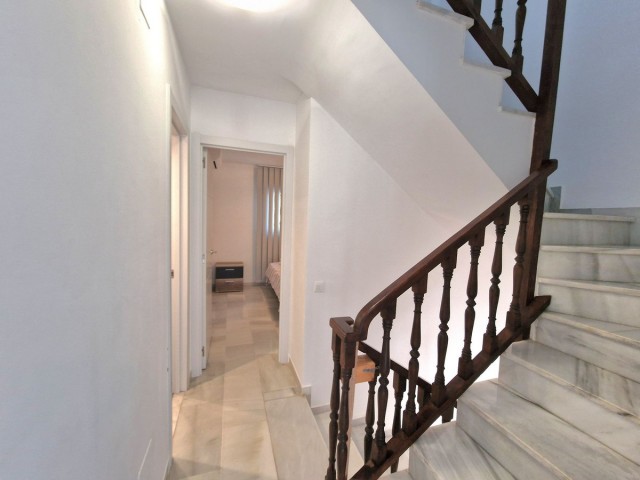 Maison mitoyenne avec 3 Chambres  à Mijas